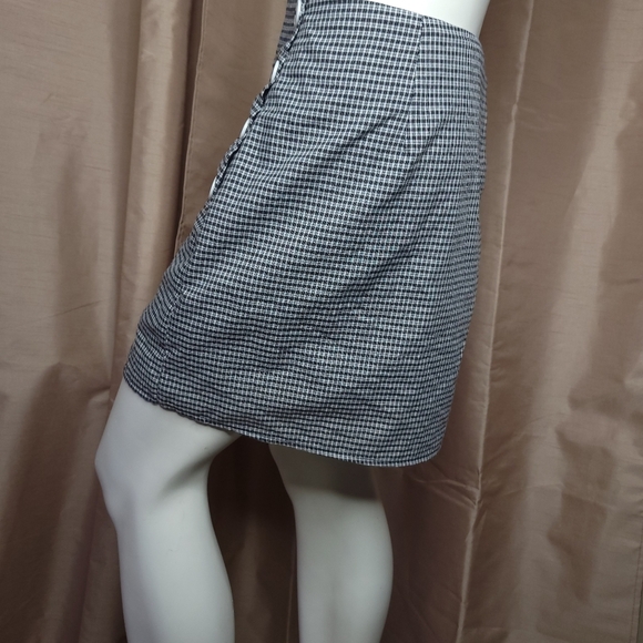 Urban Outfitters Stockholm Plaid Side Button Down Mini Skirt - Size: Medium - Picture 4 of 7